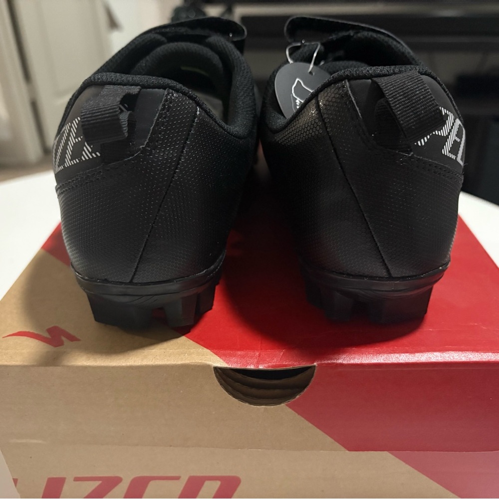 Specialized Black Cycling Shoes - Picture 3 of 7